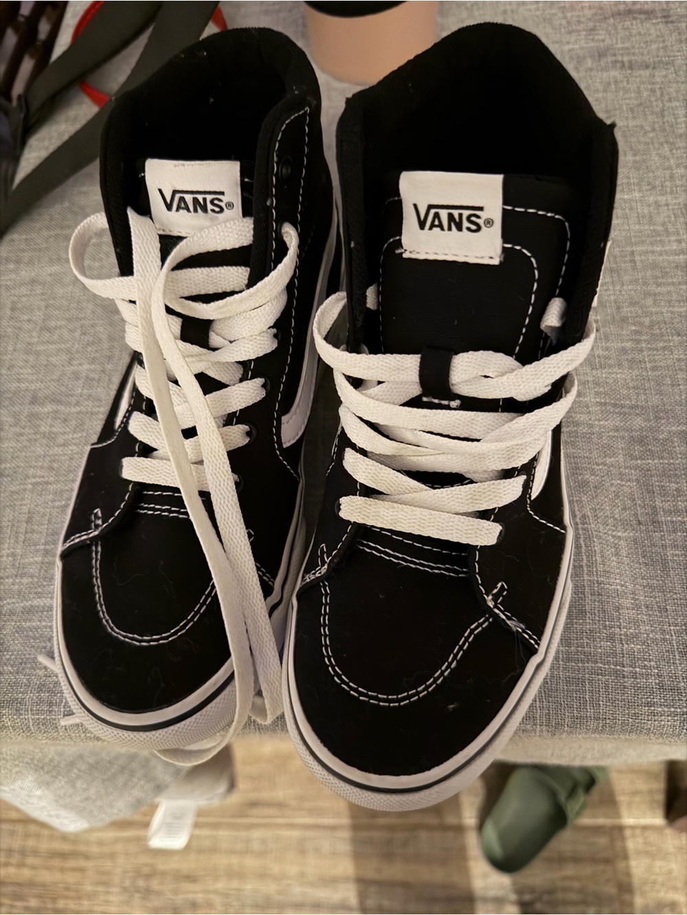 Vans Kids Black Canvas high-Top Sneakers with Gum Sole